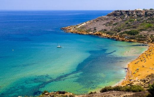 Détente sur la plage à Malte