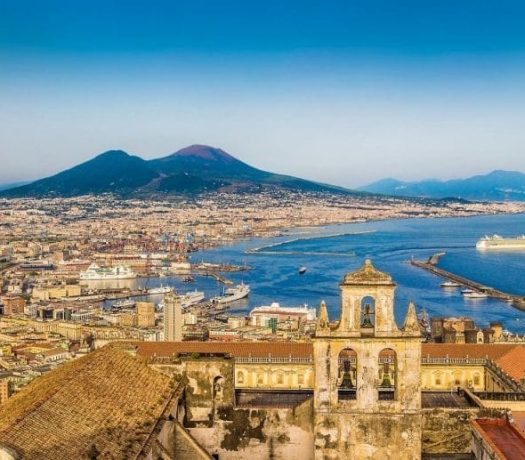 La ville de Naples et le Vésuve