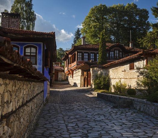 Koprivshtitsa - rue pavée dans la ville historique