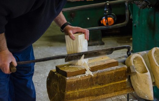 Visite d’une saboterie artisanale