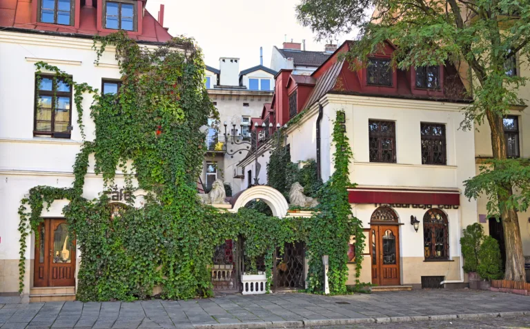 Quartier Juif et Ghetto Juif : Mémoire et Résilience - Image