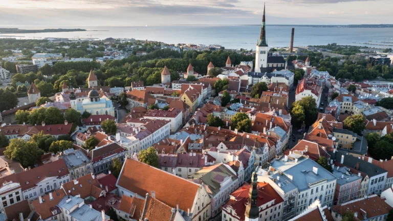 Tallinn : Trésors médiévaux et secrets soviétiques - Image