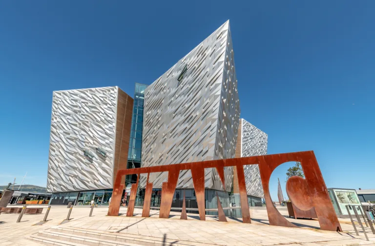 Transfert vers Belfast et Première immersion - Image